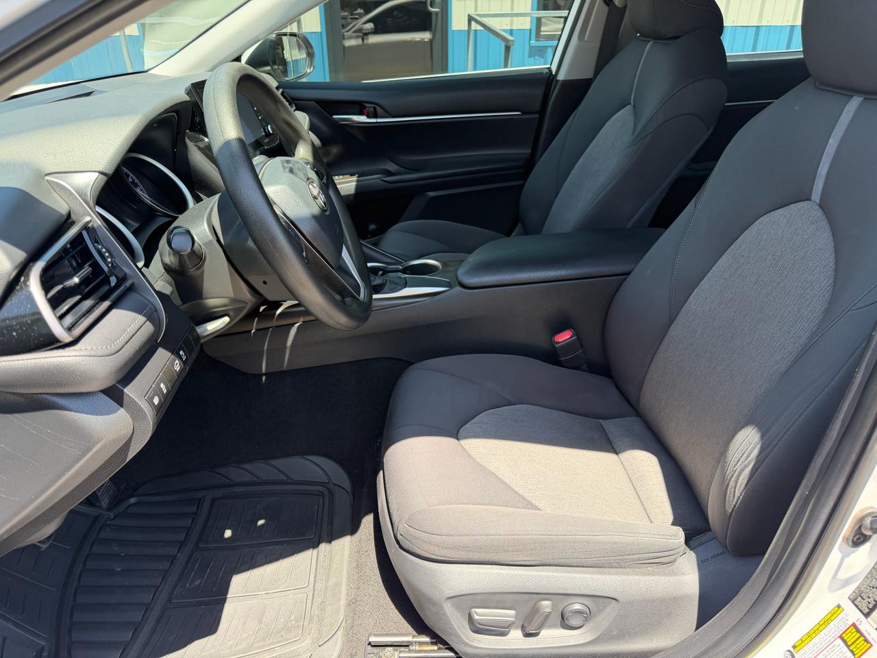 Toyota Camry LE Auto (Natl) 2021