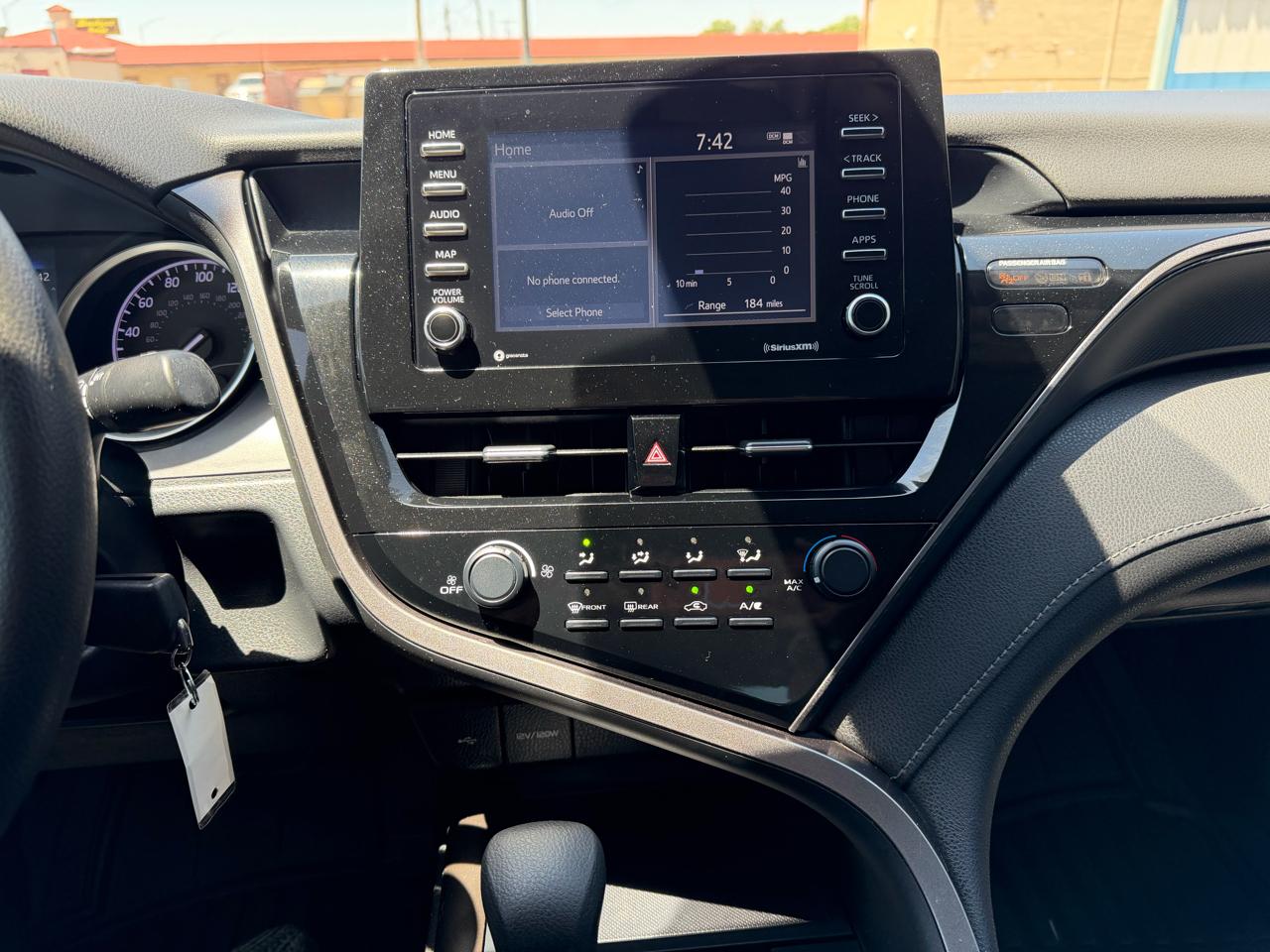 Toyota Camry LE Auto (Natl) 2021