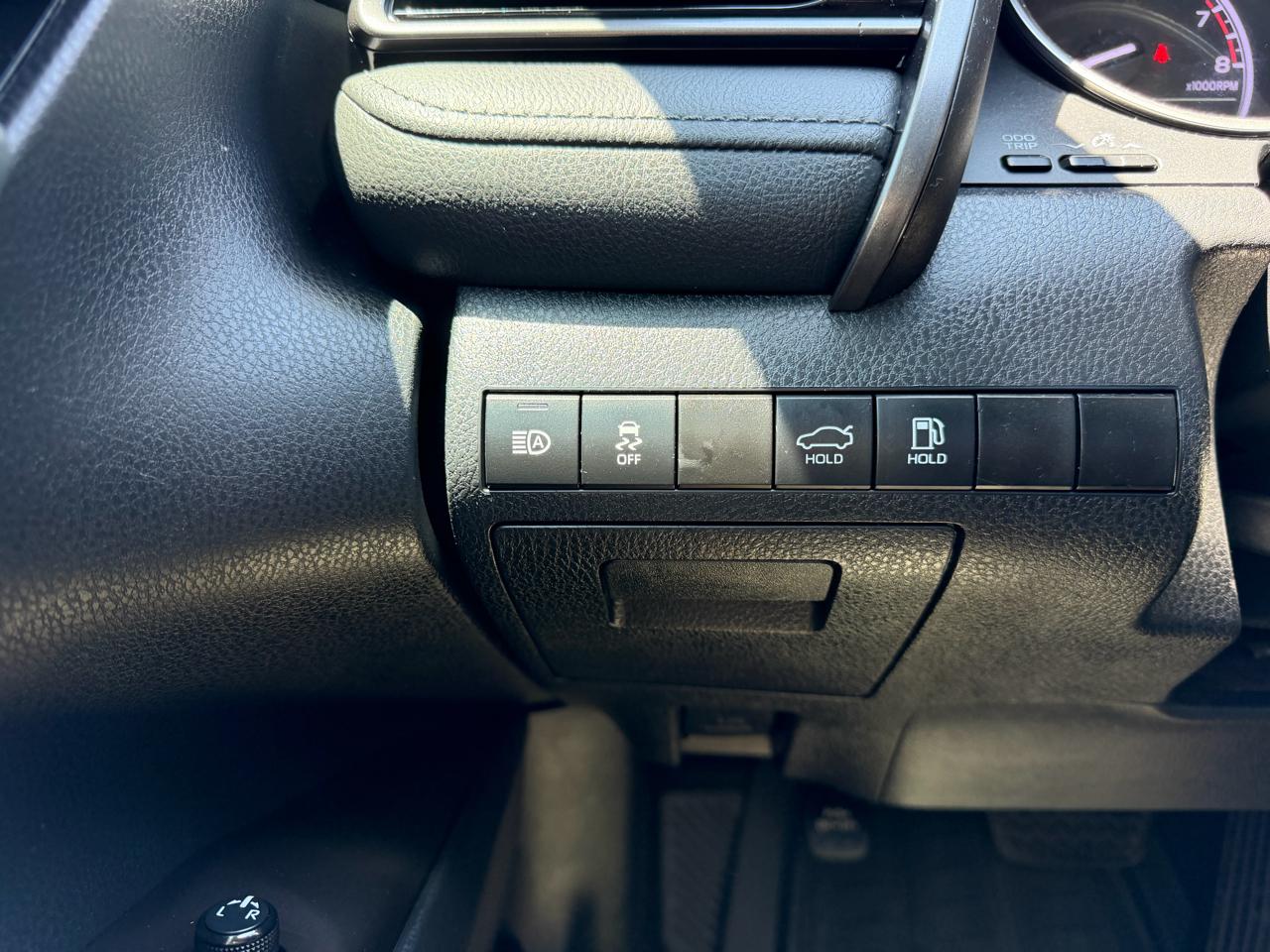 Toyota Camry LE Auto (Natl) 2021
