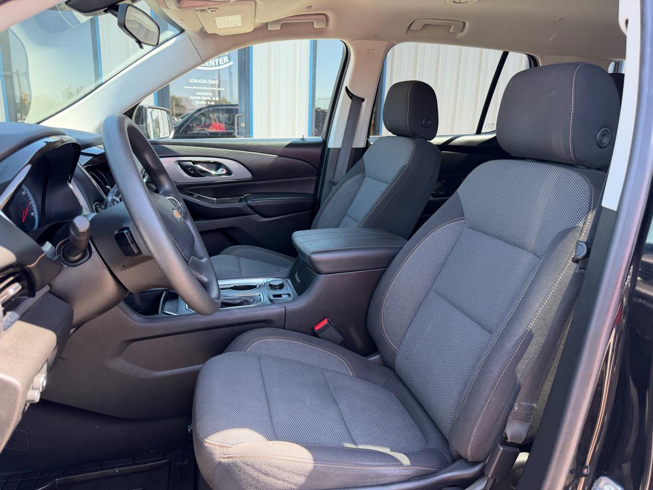 Chevrolet Traverse FWD 4dr LS w/1LS 2021