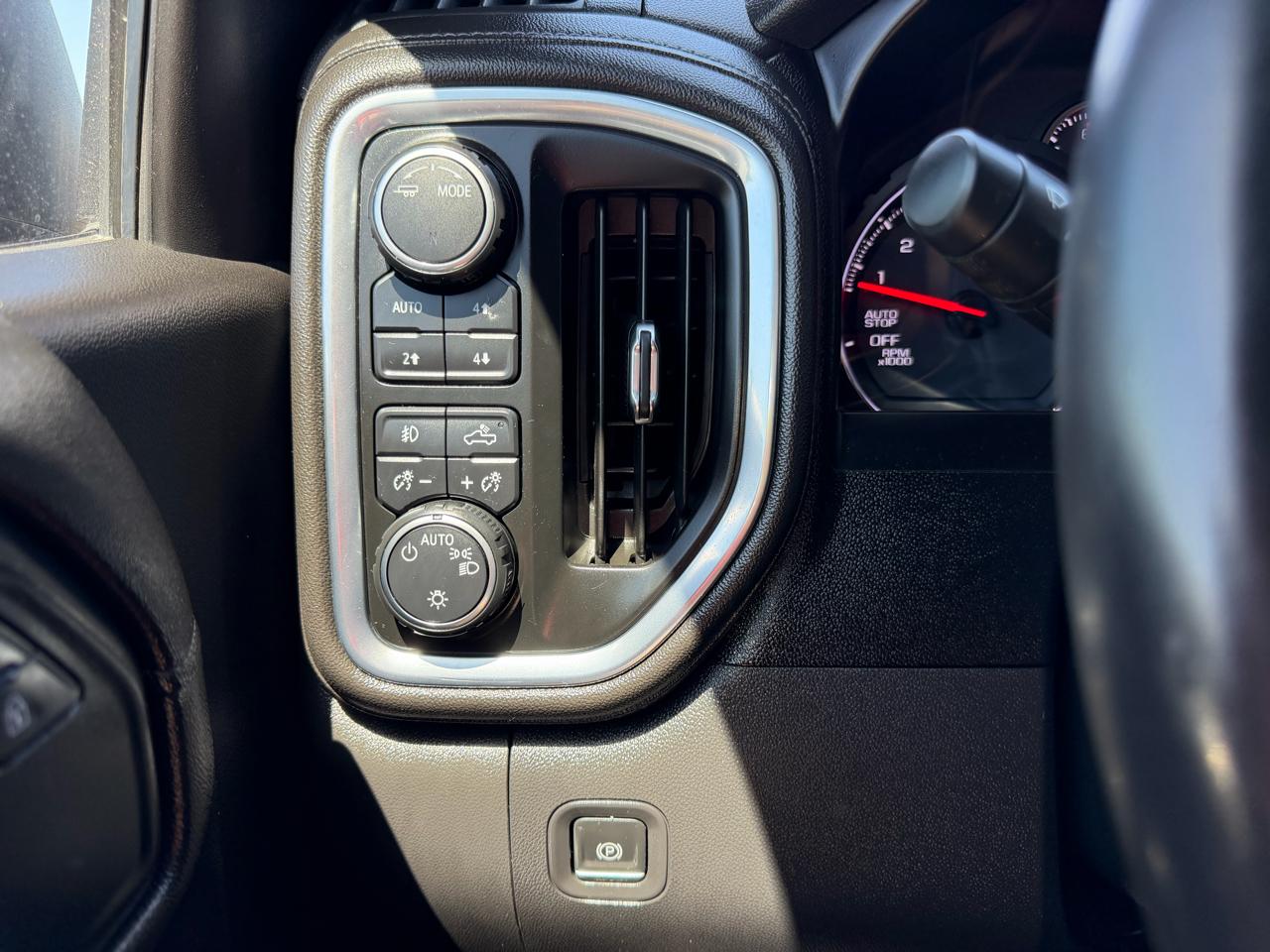 Chevrolet Silverado 1500 4WD Crew Cab 147" LT Trail Boss 2020