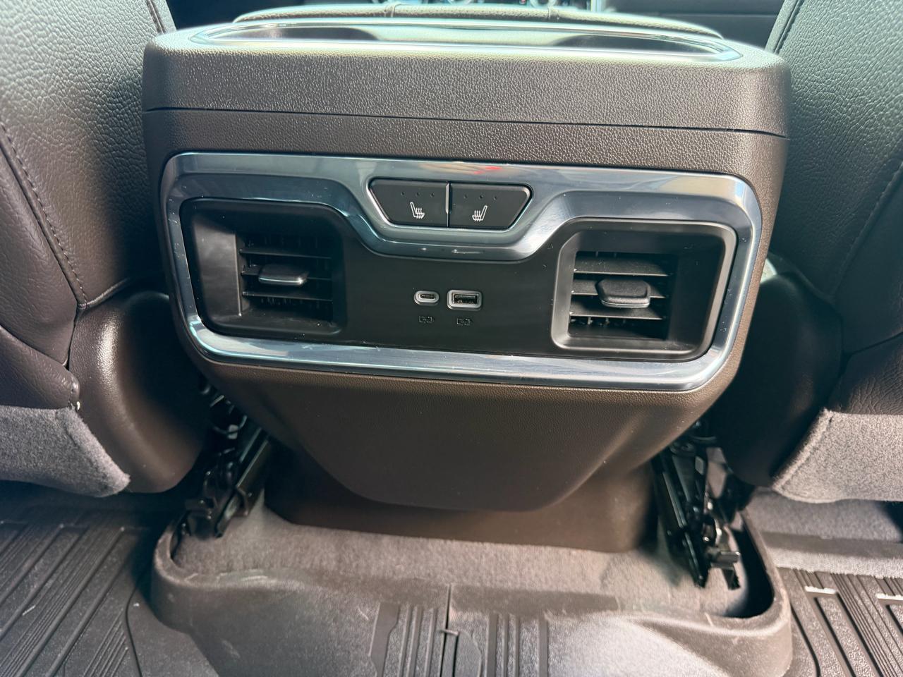GMC Sierra 1500 4WD Crew Cab 147" Denali 2024