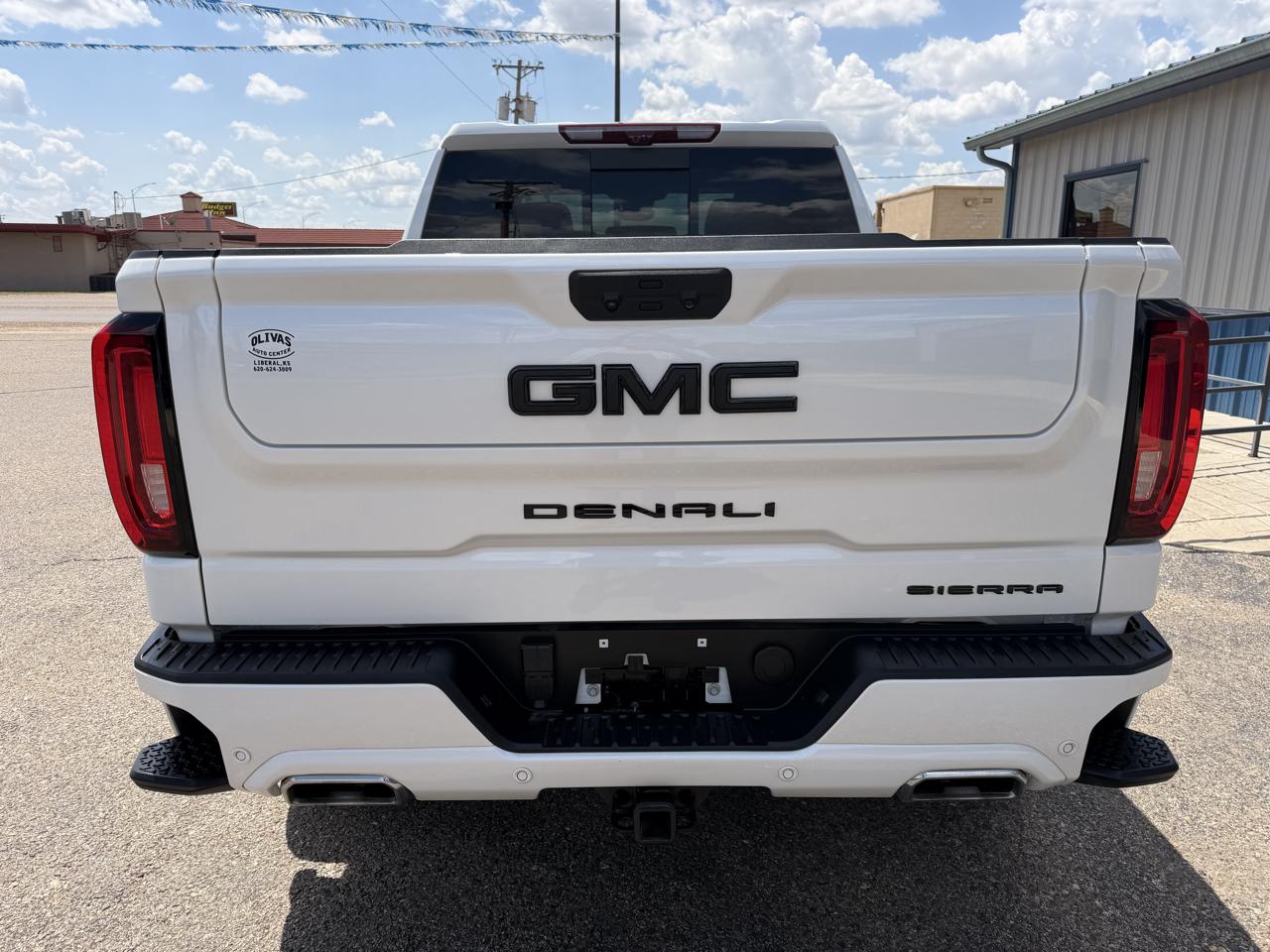 GMC Sierra 1500 4WD Crew Cab 147" Denali 2024
