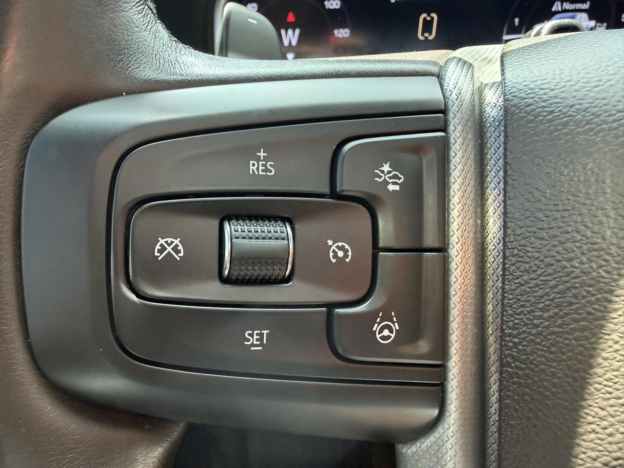 GMC Sierra 1500 4WD Crew Cab 147" Denali 2024
