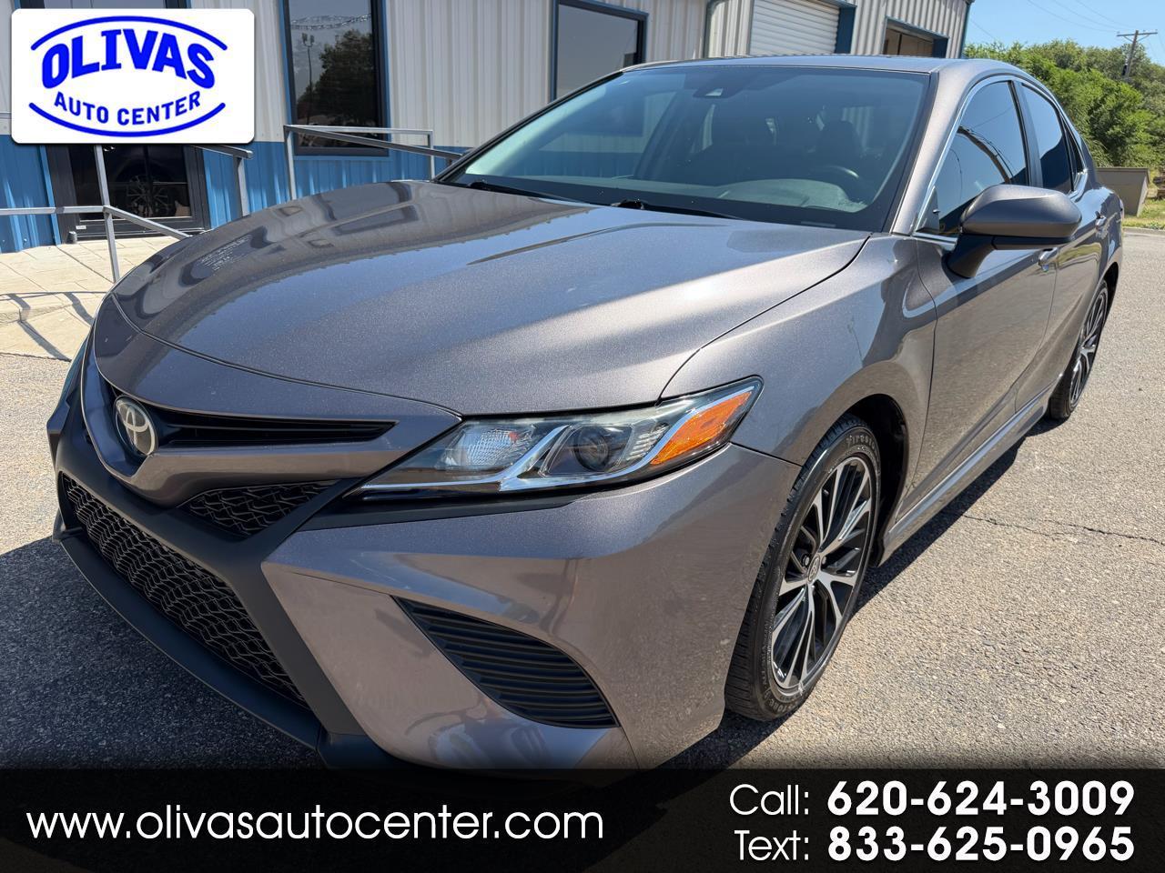 Toyota Camry SE Auto (Natl) 2020