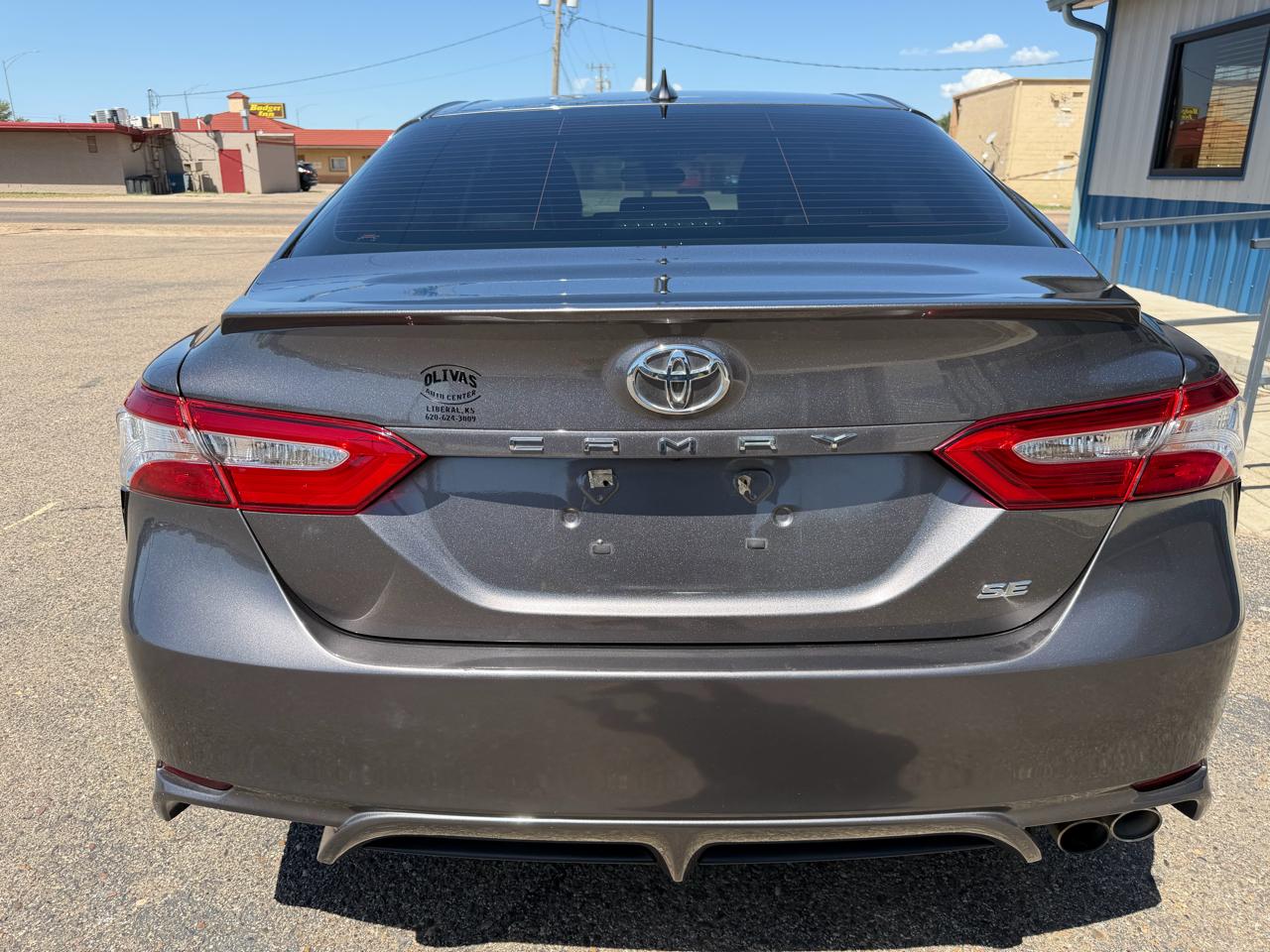 Toyota Camry SE Auto (Natl) 2020