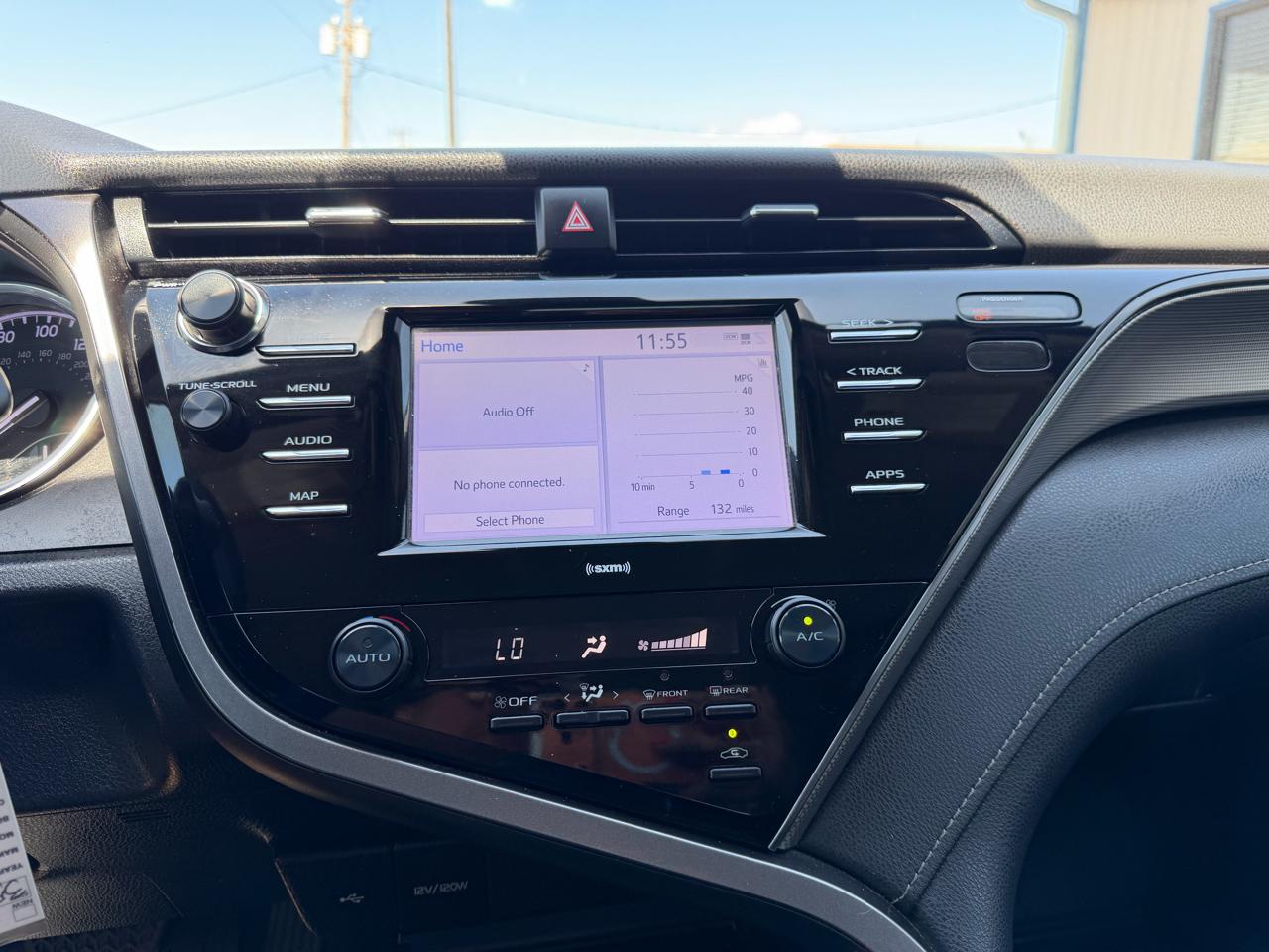 Toyota Camry SE Auto (Natl) 2020