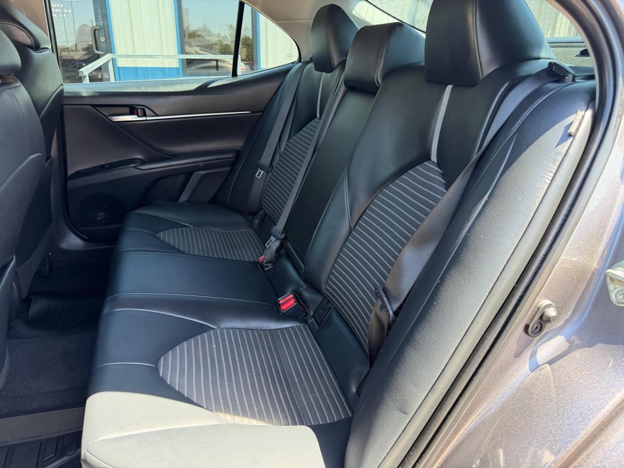 Toyota Camry SE Auto (Natl) 2020