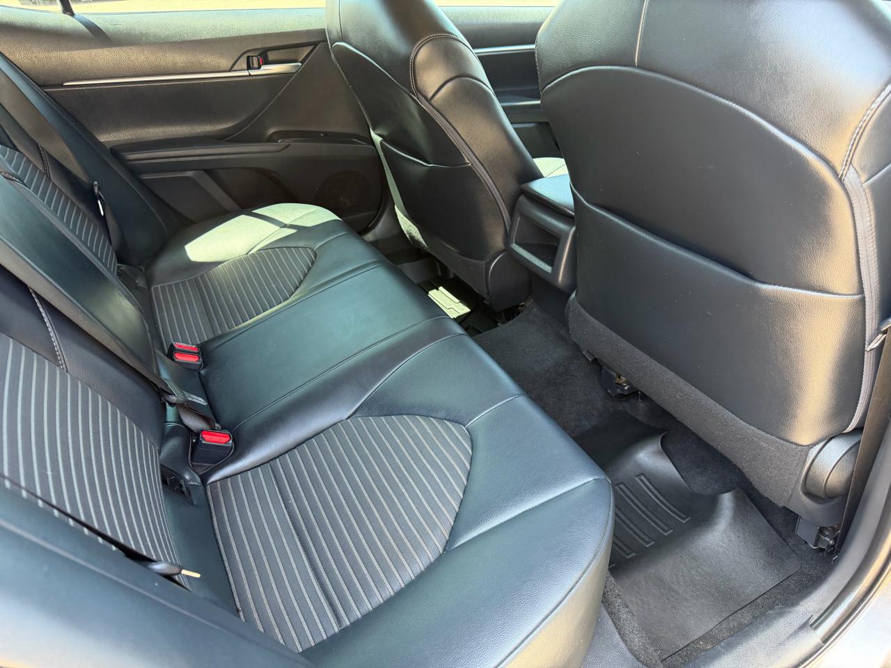 Toyota Camry SE Auto (Natl) 2020