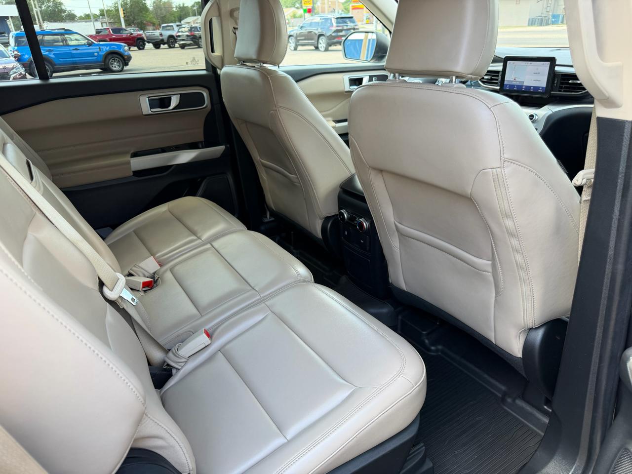 Ford Explorer XLT 4WD 2022