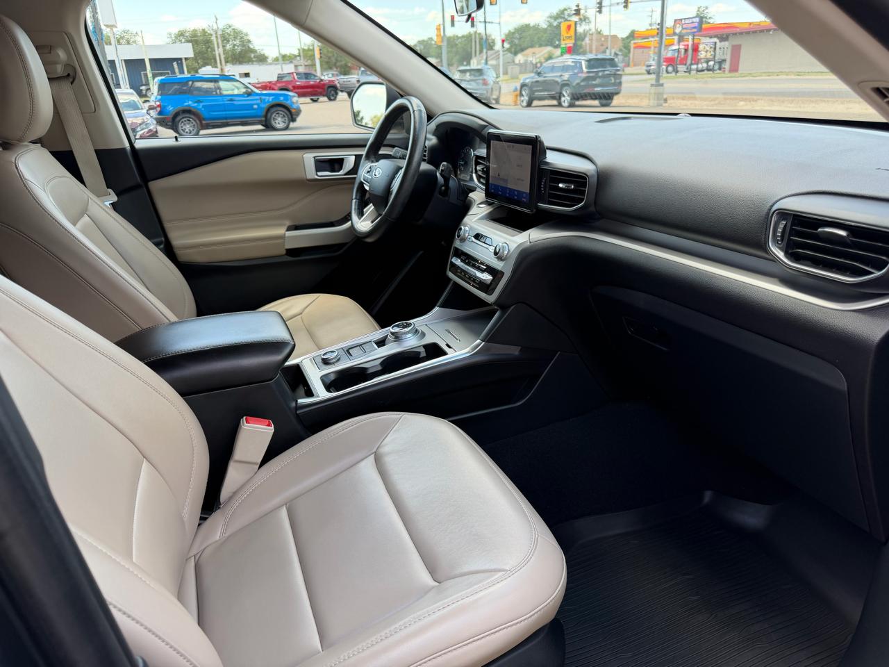 Ford Explorer XLT 4WD 2022