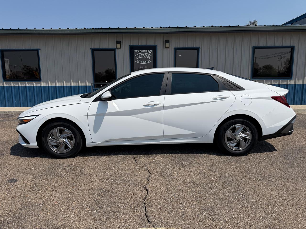 Hyundai Elantra SE 4D Sedan 2025