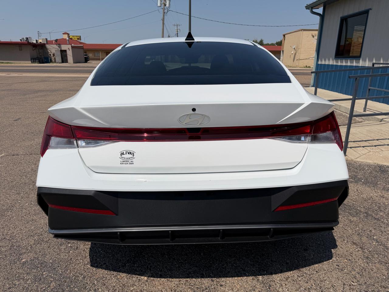 Hyundai Elantra SE 4D Sedan 2025