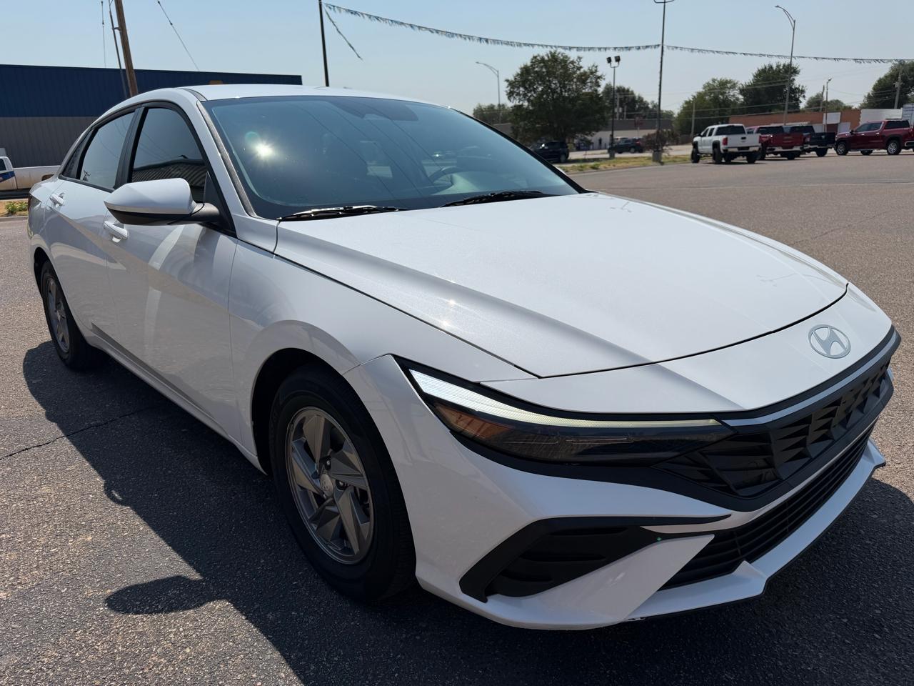 Hyundai Elantra SE 4D Sedan 2025
