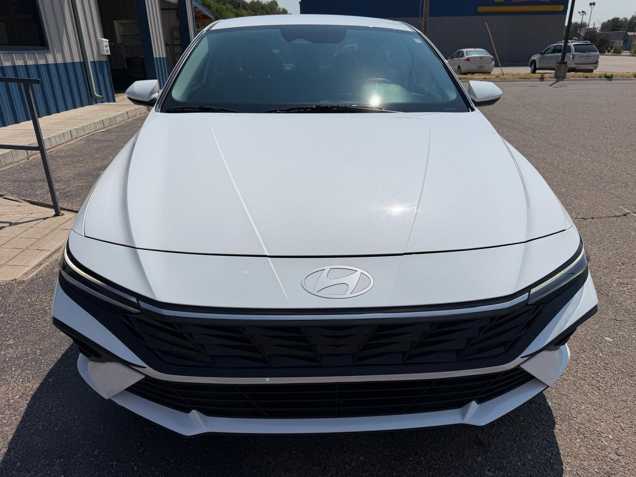 Hyundai Elantra SE 4D Sedan 2025