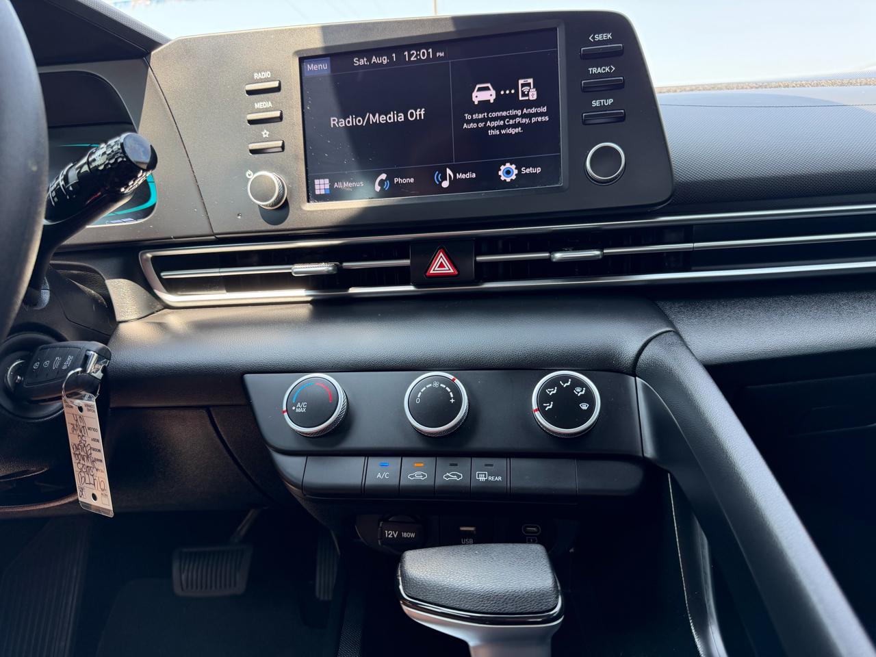 Hyundai Elantra SE 4D Sedan 2025