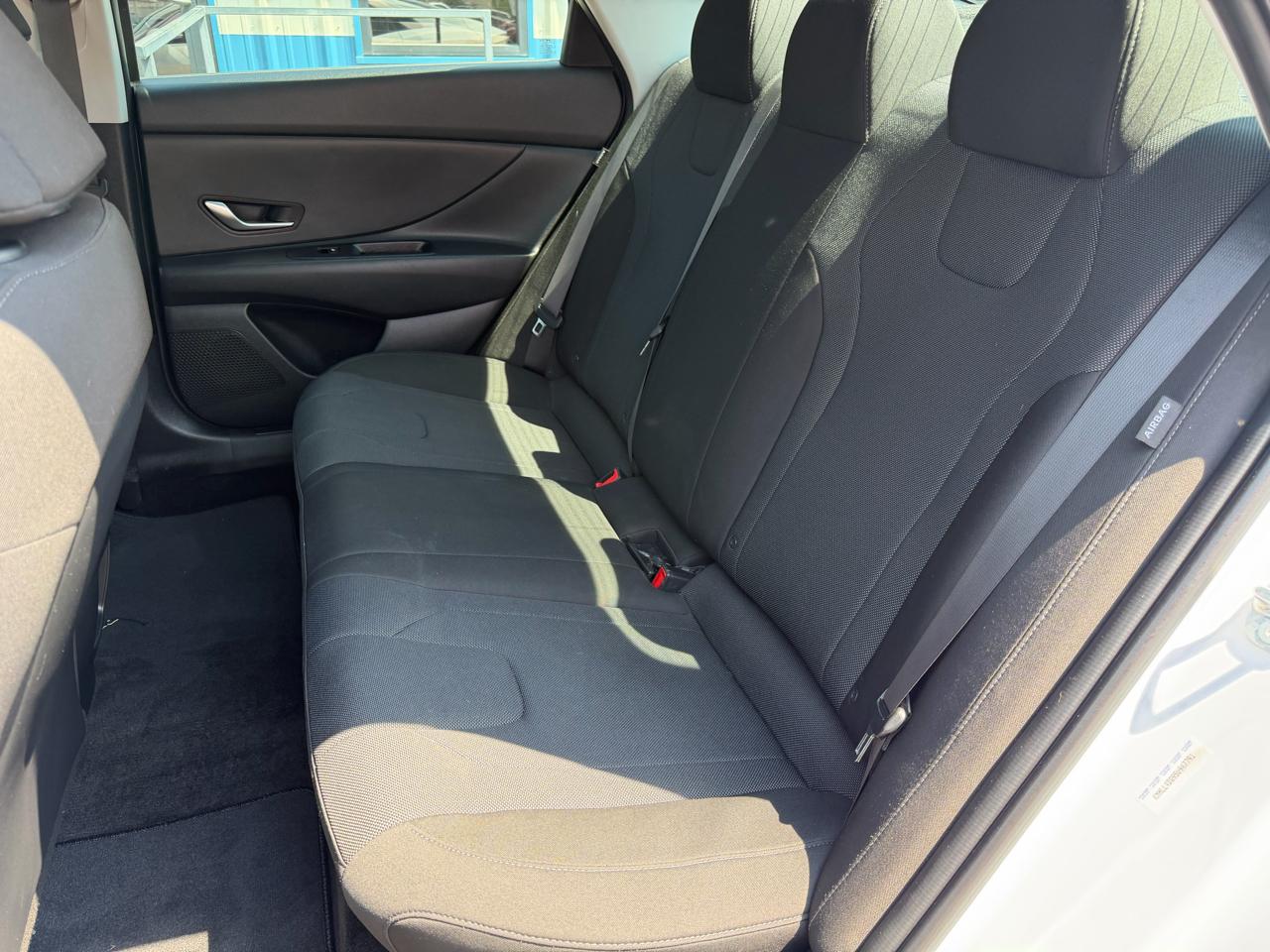Hyundai Elantra SE 4D Sedan 2025