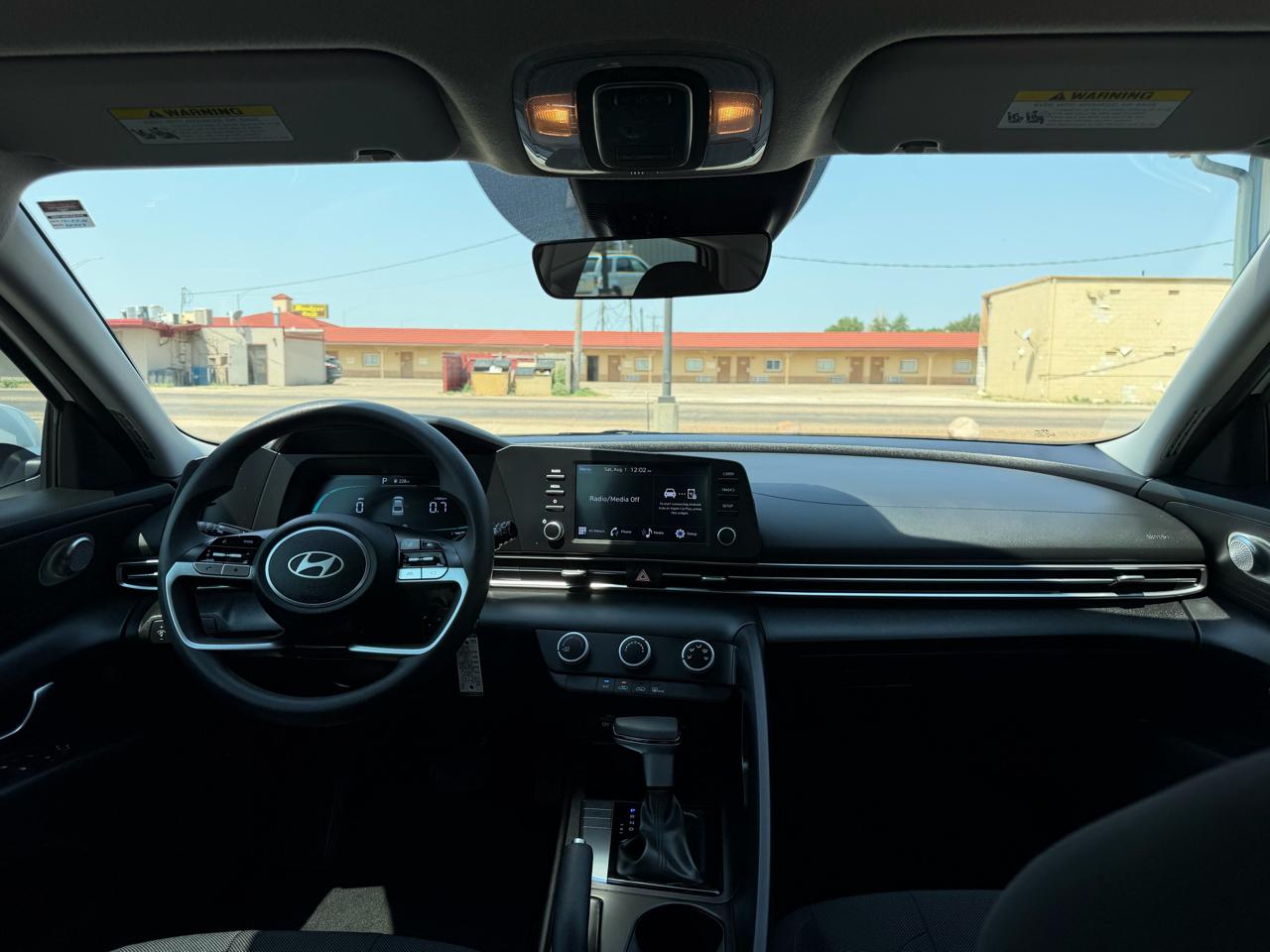Hyundai Elantra SE 4D Sedan 2025