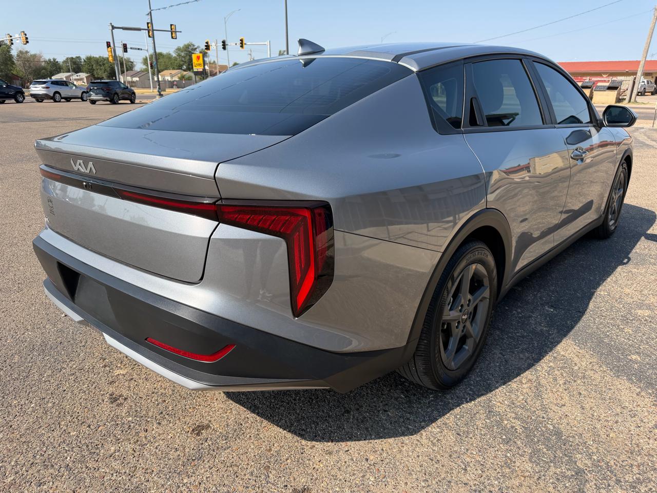 Kia K4 LXS FWD 2025
