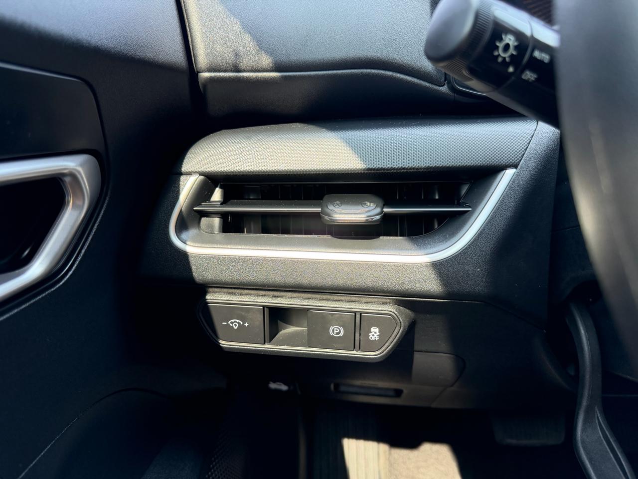 Kia K4 LXS FWD 2025