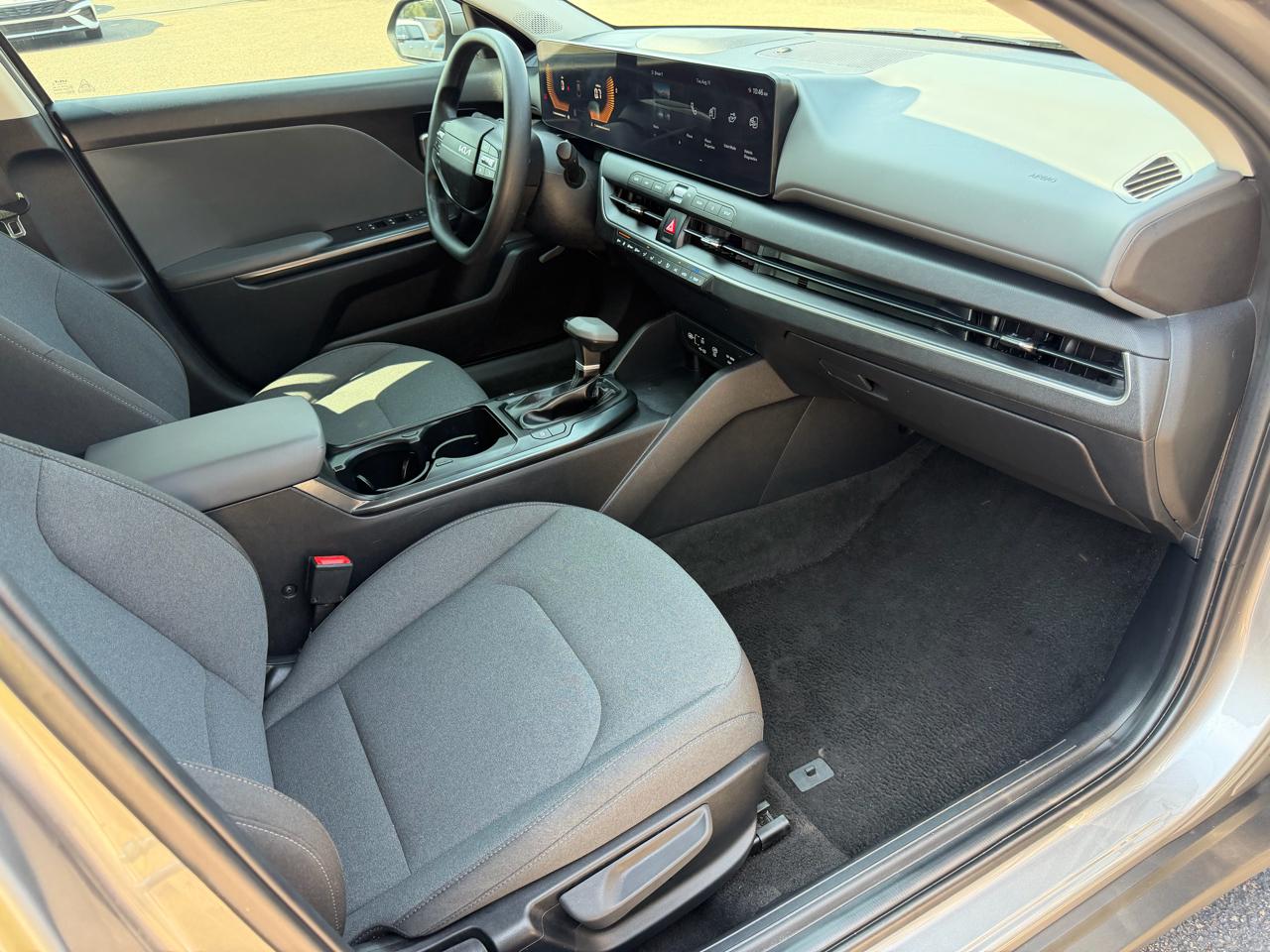 Kia K4 LXS FWD 2025