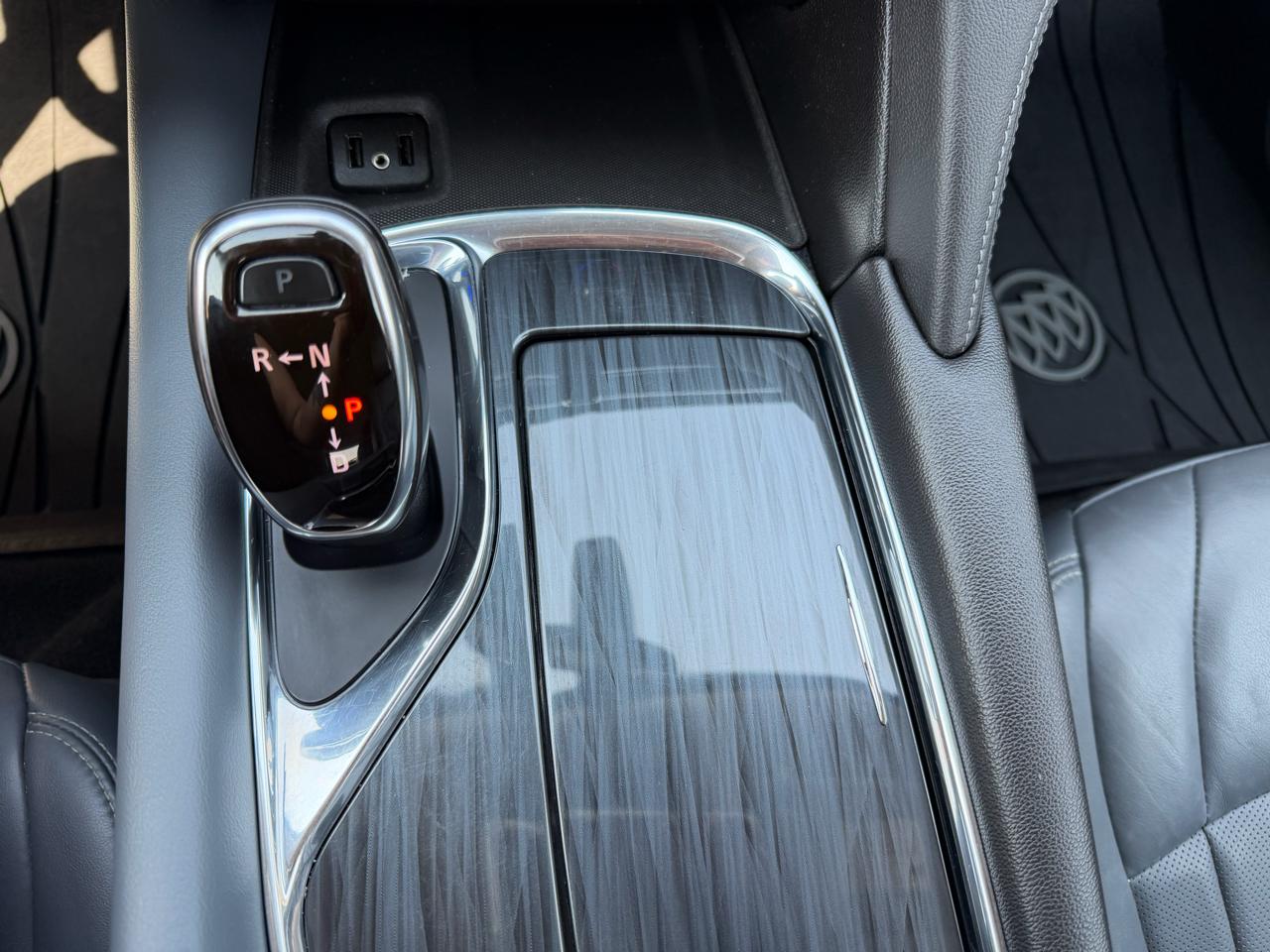 Buick Enclave FWD 4dr Essence 2019