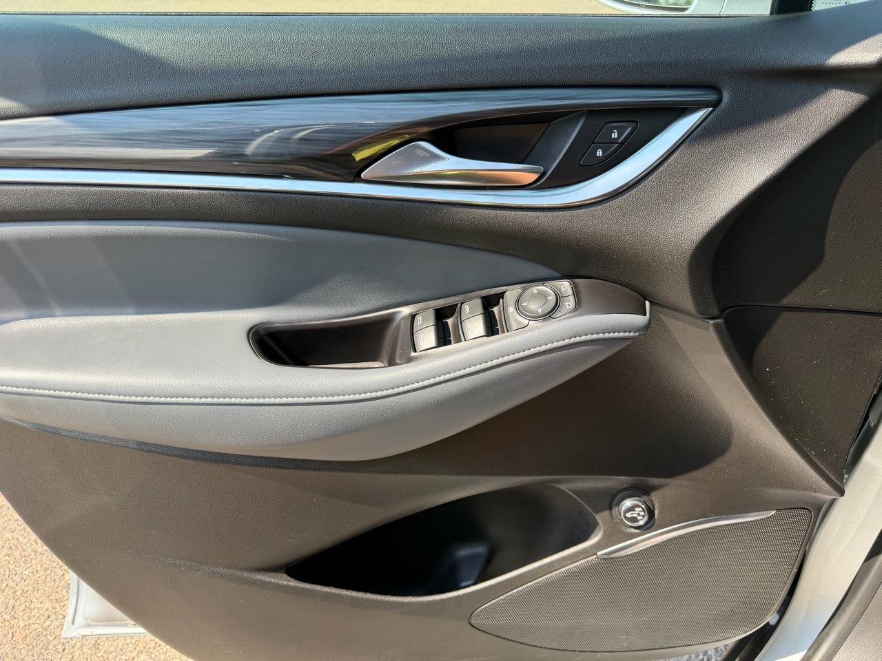 Buick Enclave FWD 4dr Essence 2019
