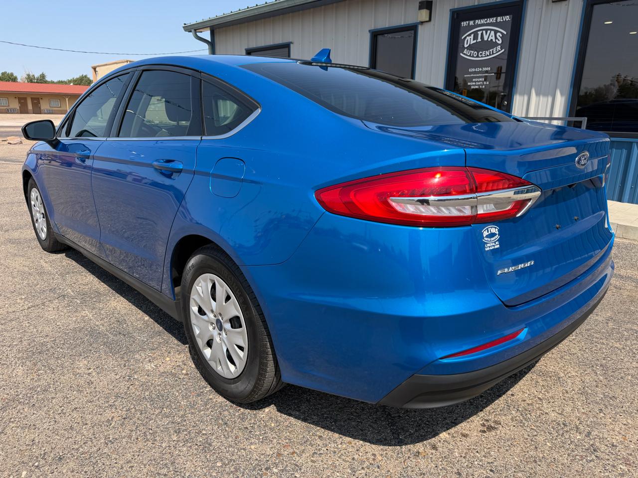 Ford Fusion S FWD 2020
