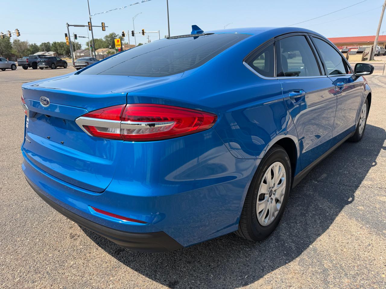 Ford Fusion S FWD 2020