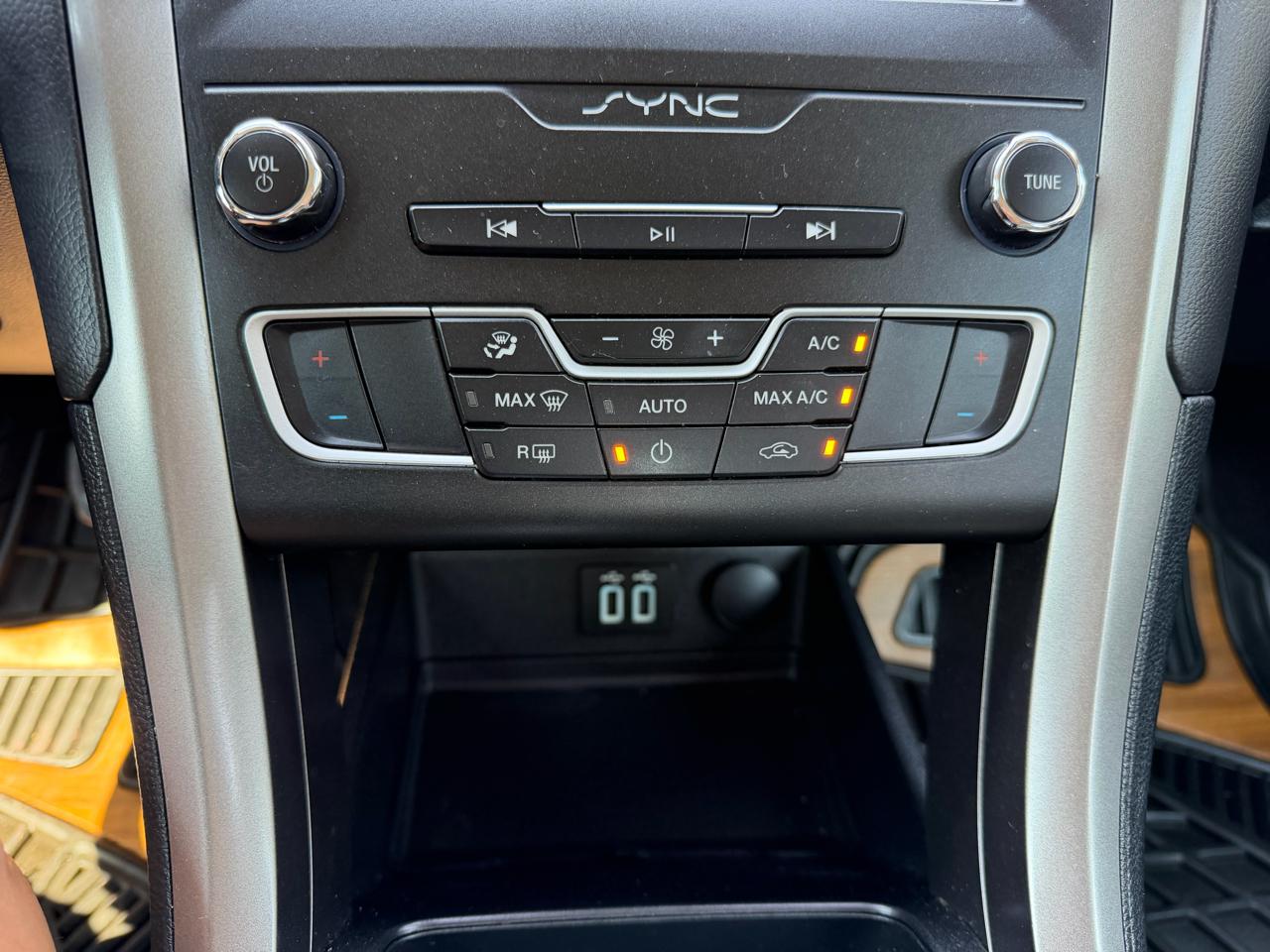 Ford Fusion S FWD 2020
