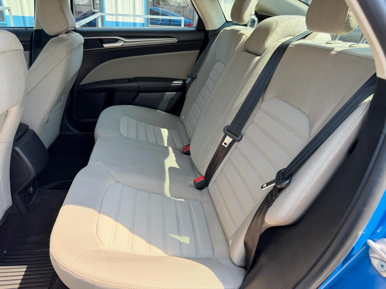 Ford Fusion S FWD 2020