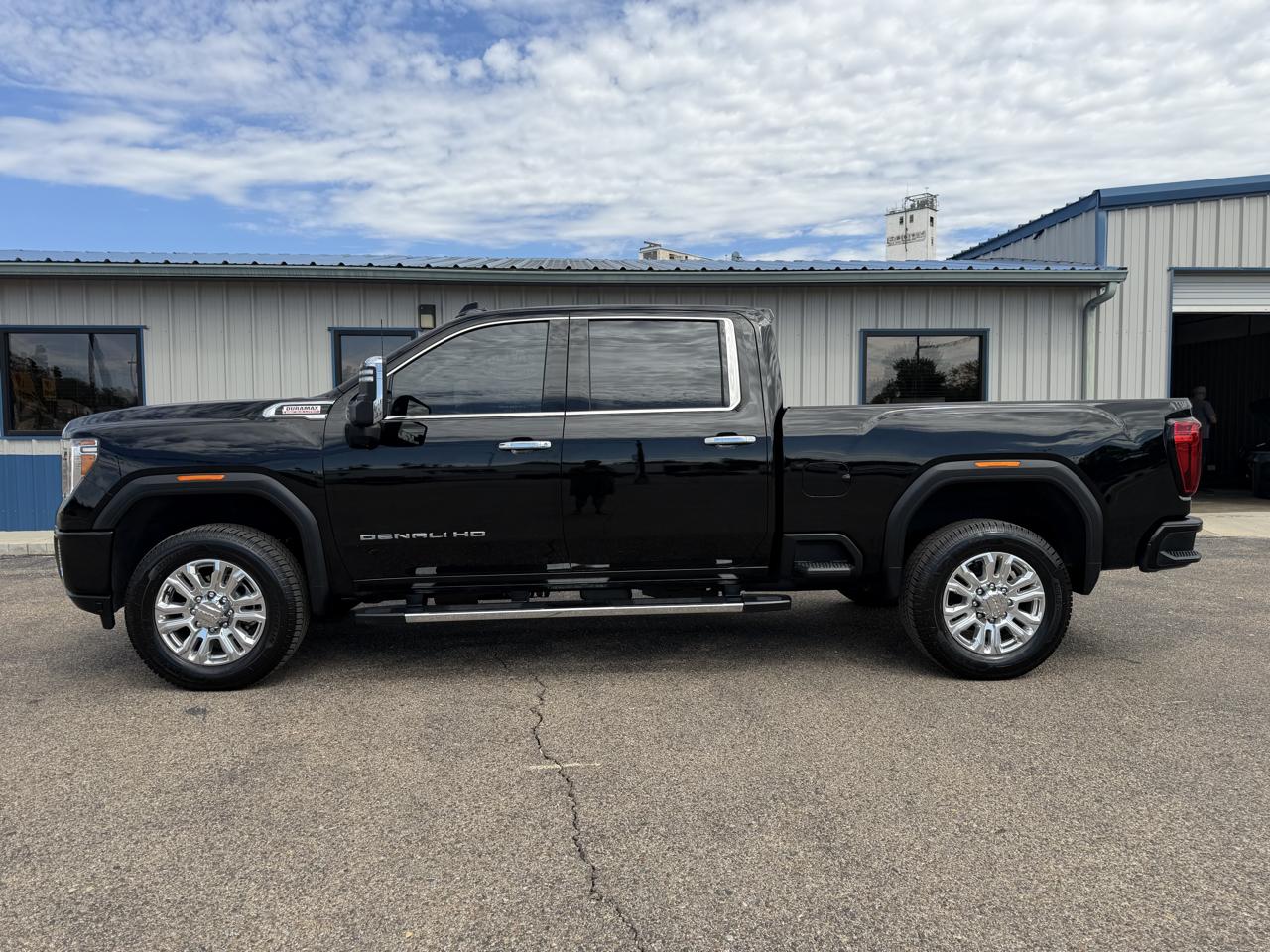 GMC Sierra 2500HD 4WD Crew Cab 159" Denali 2022