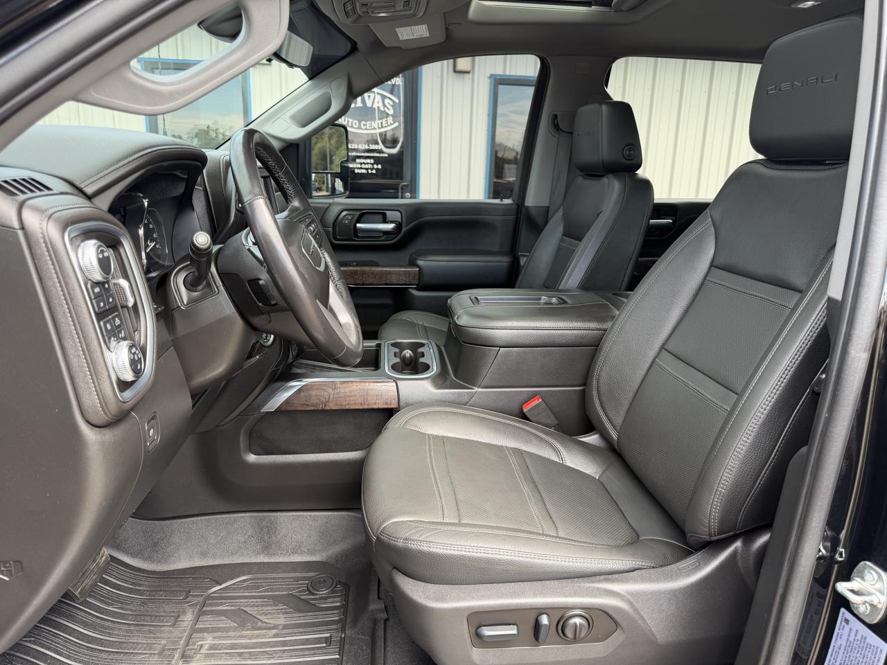 GMC Sierra 2500HD 4WD Crew Cab 159" Denali 2022