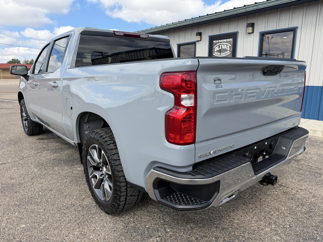 Chevrolet Silverado 1500 4WD Crew Cab 147" LT w/1LT 2024