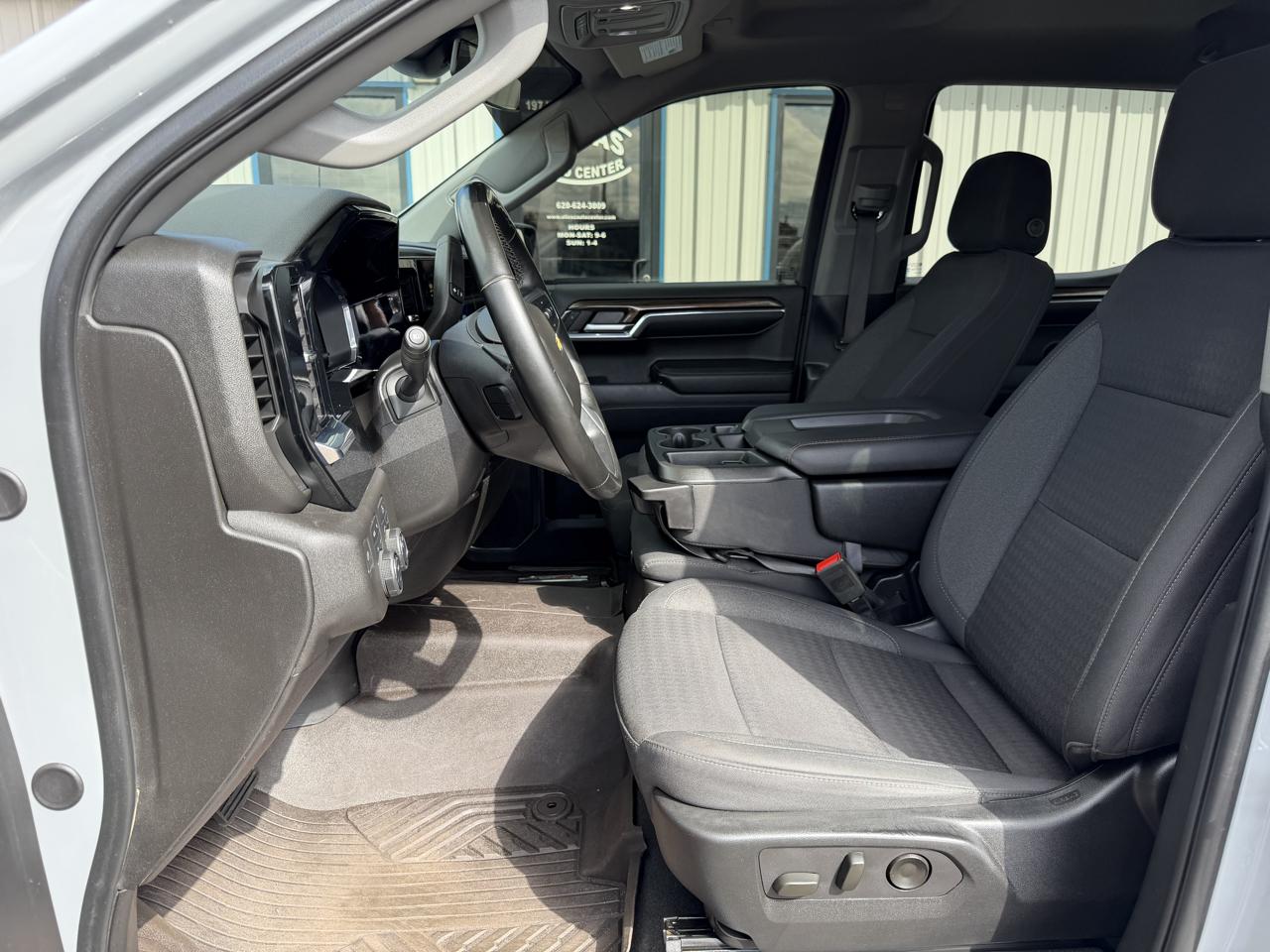 Chevrolet Silverado 1500 4WD Crew Cab 147" LT w/1LT 2024