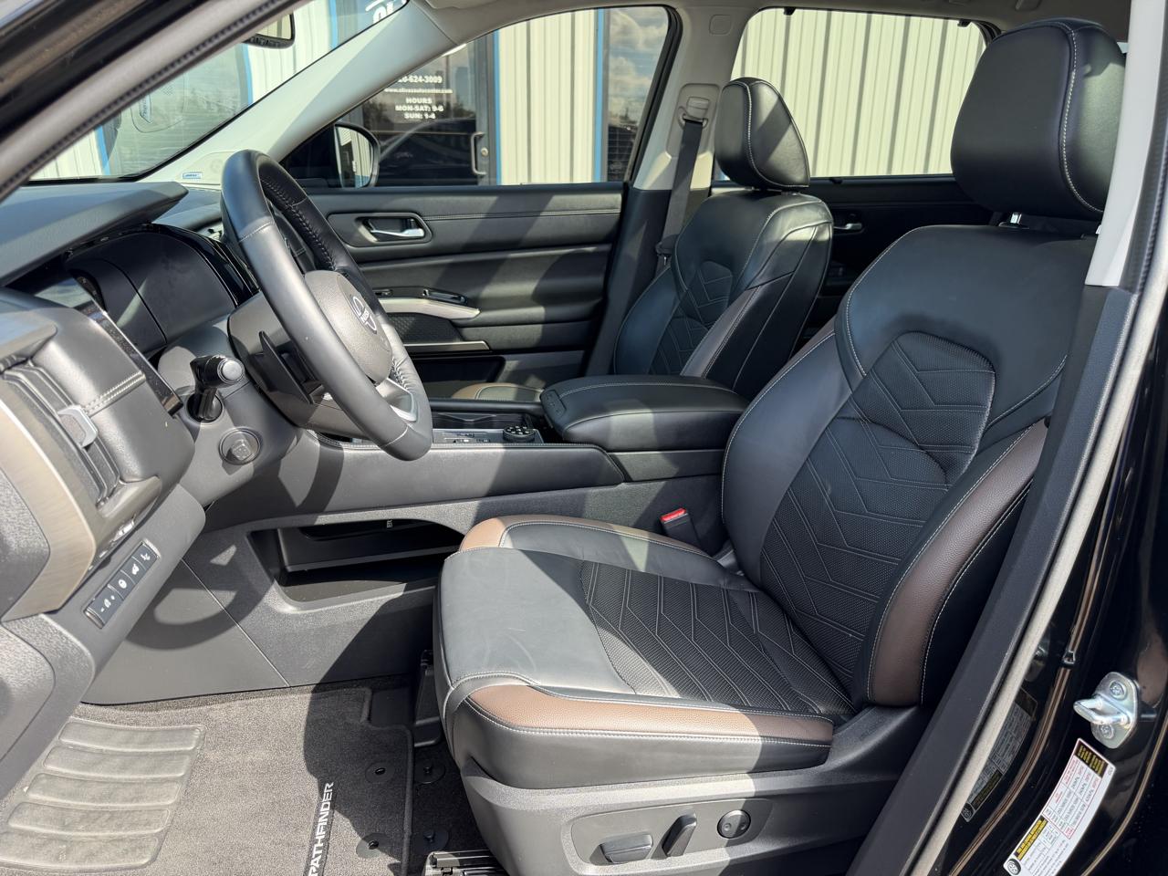 Nissan Pathfinder Platinum 4WD 2022