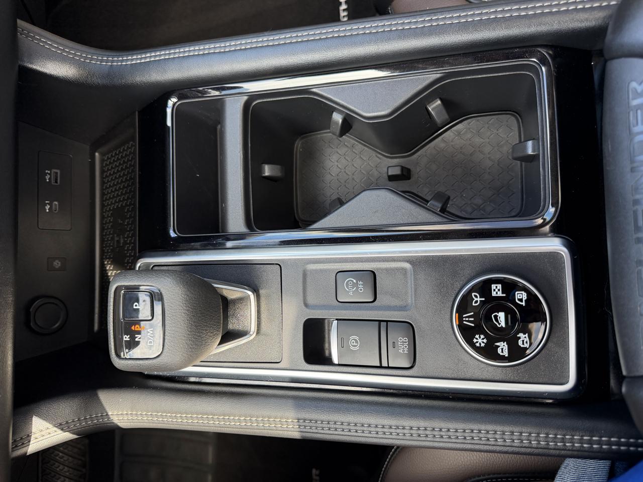 Nissan Pathfinder Platinum 4WD 2022