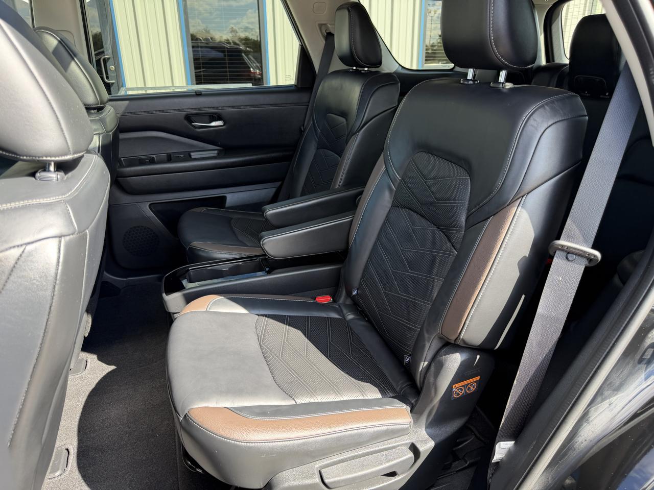 Nissan Pathfinder Platinum 4WD 2022