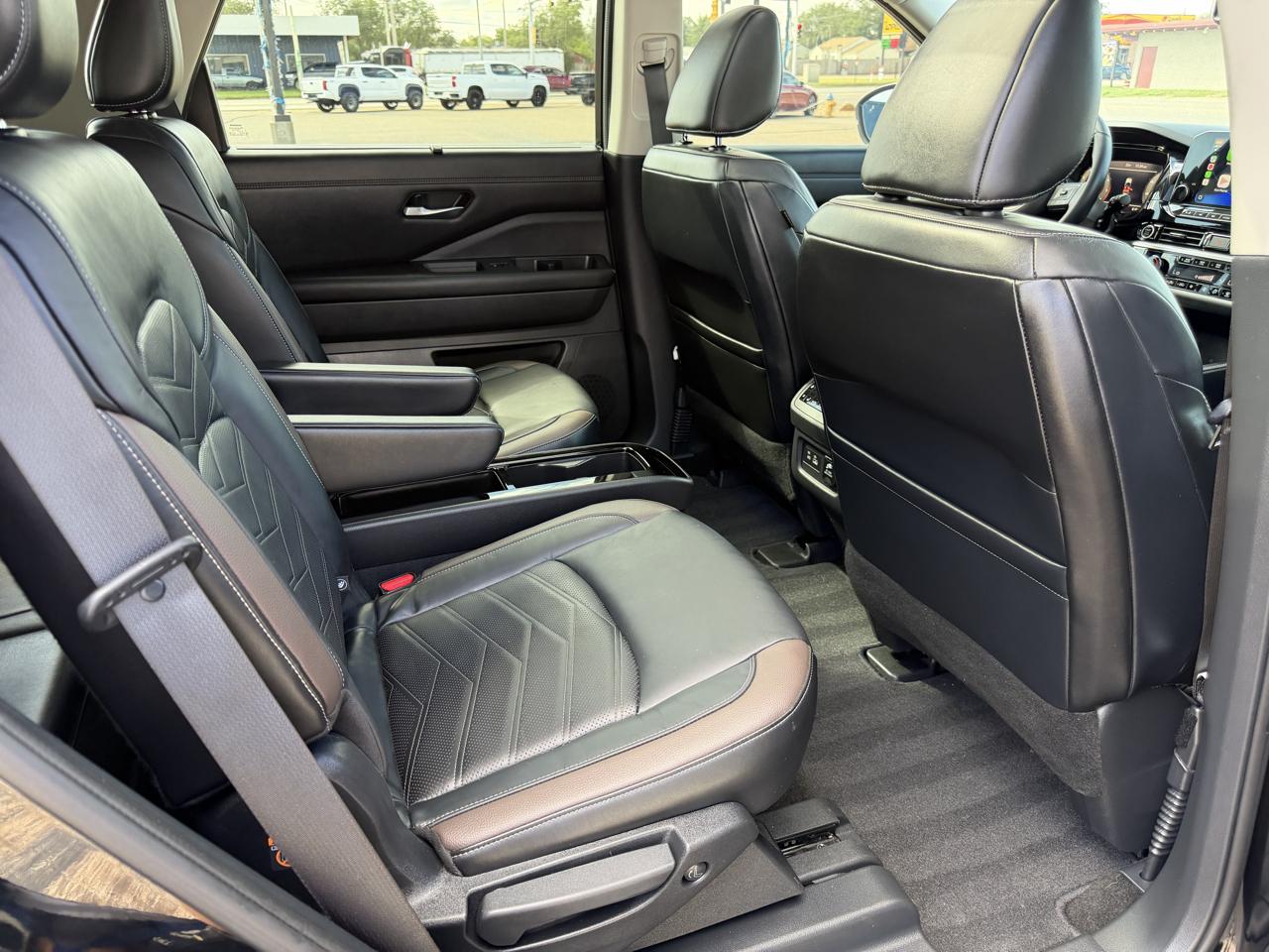 Nissan Pathfinder Platinum 4WD 2022