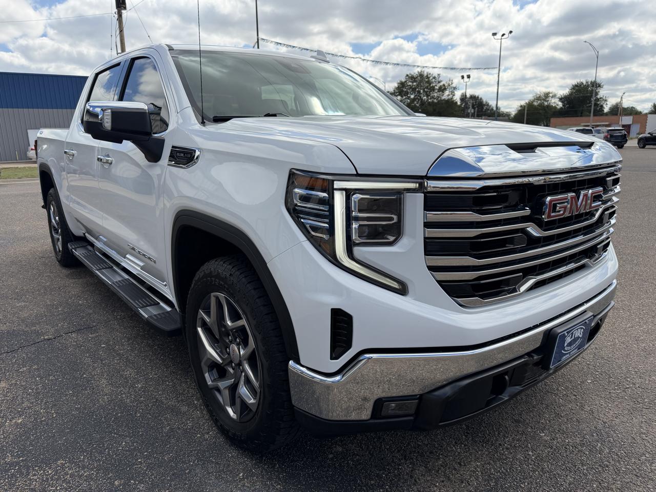 GMC Sierra 1500 4WD Crew Cab 147" SLT 2022