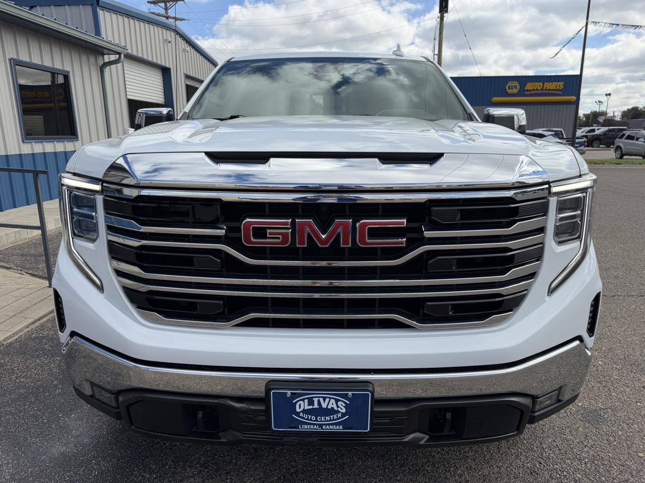 GMC Sierra 1500 4WD Crew Cab 147" SLT 2022