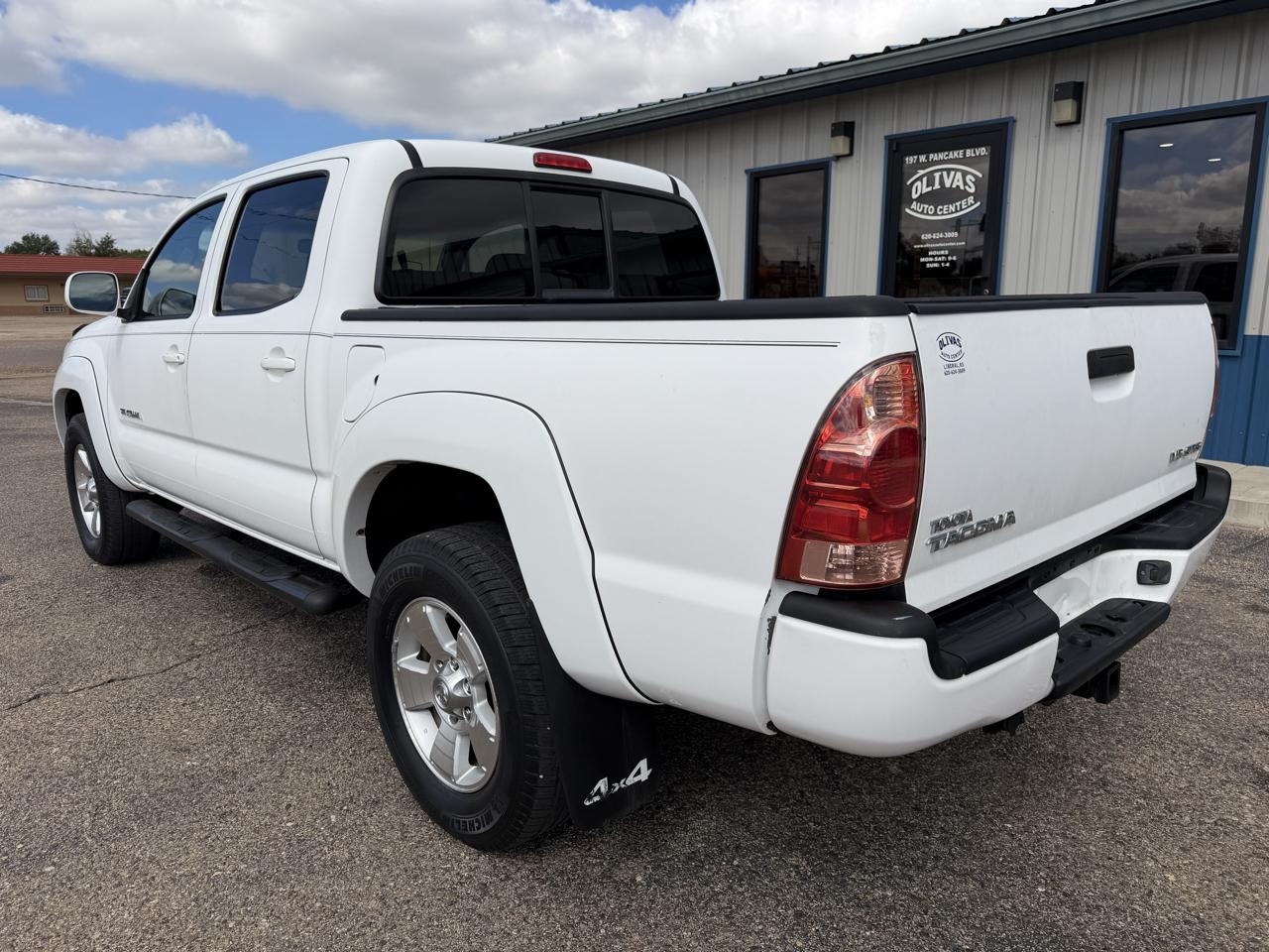 Toyota Tacoma Double 128" Manual 4WD (Natl) 2006