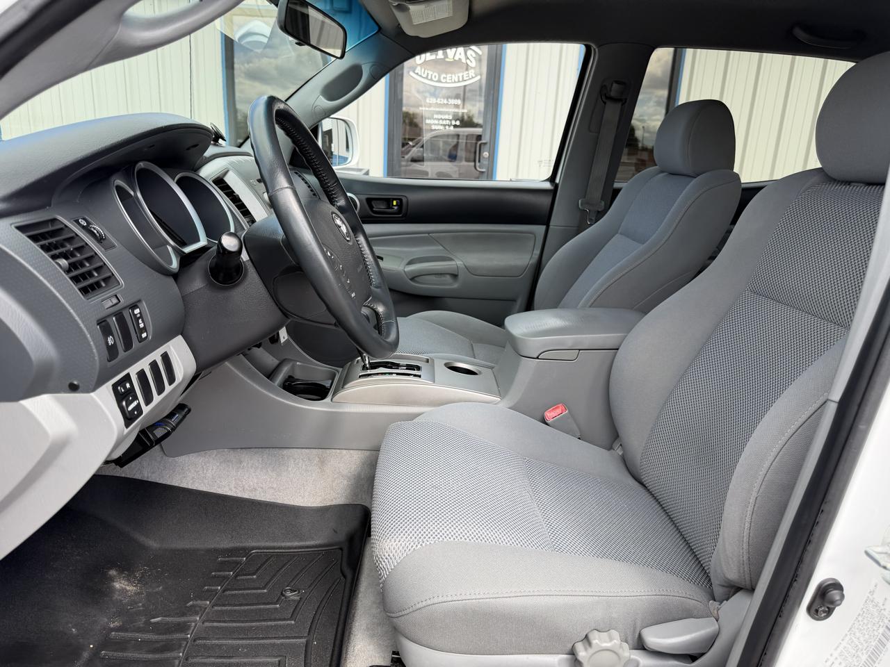 Toyota Tacoma Double 128" Manual 4WD (Natl) 2006