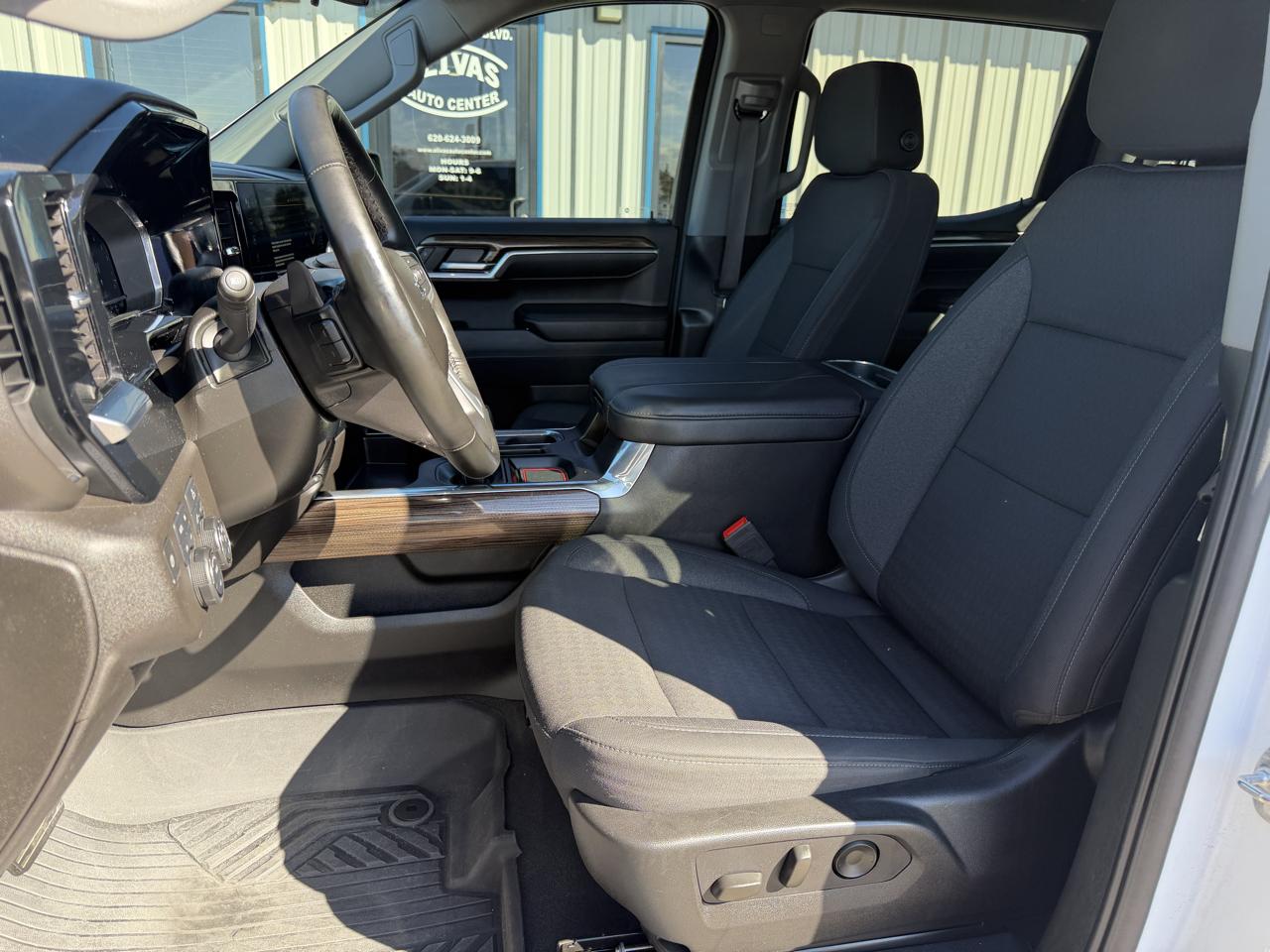 Chevrolet Silverado 1500 4WD Crew Cab 147" RST 2024