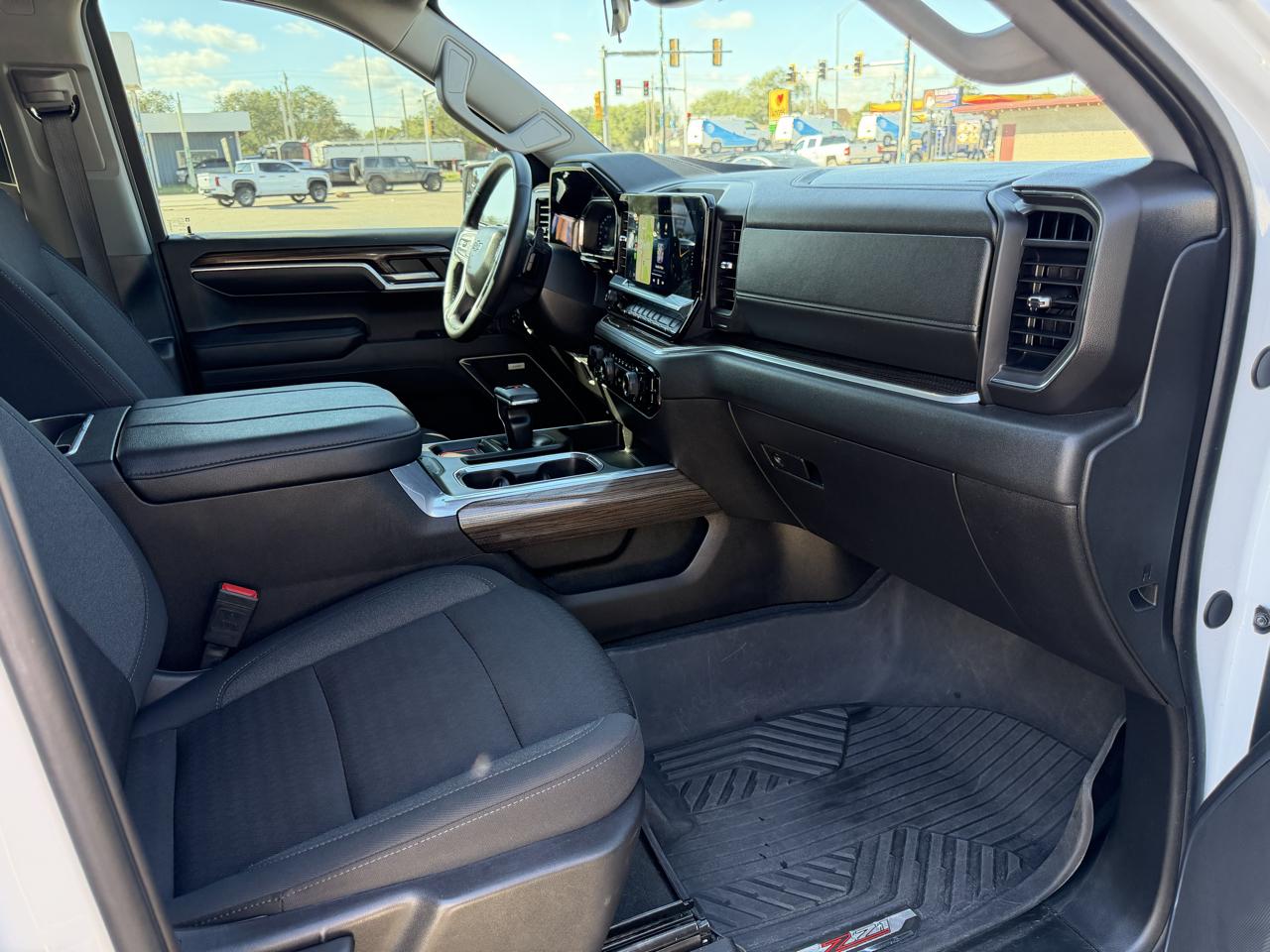 Chevrolet Silverado 1500 4WD Crew Cab 147" RST 2024