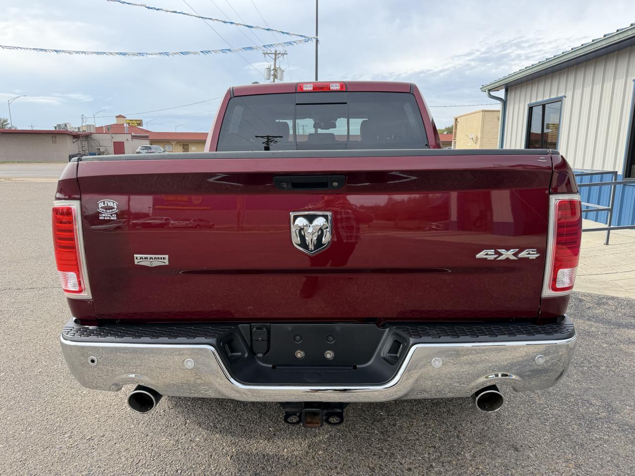 RAM 1500 4WD Crew Cab 140.5" Laramie 2017