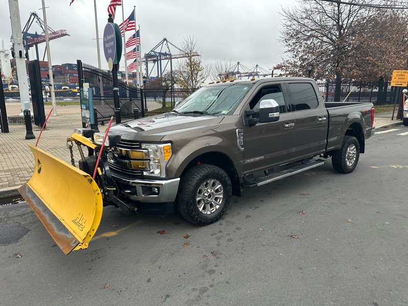 2017 Ford F-350 SD Lariat Crew Cab 4WD 6.7L POWER STROKE
