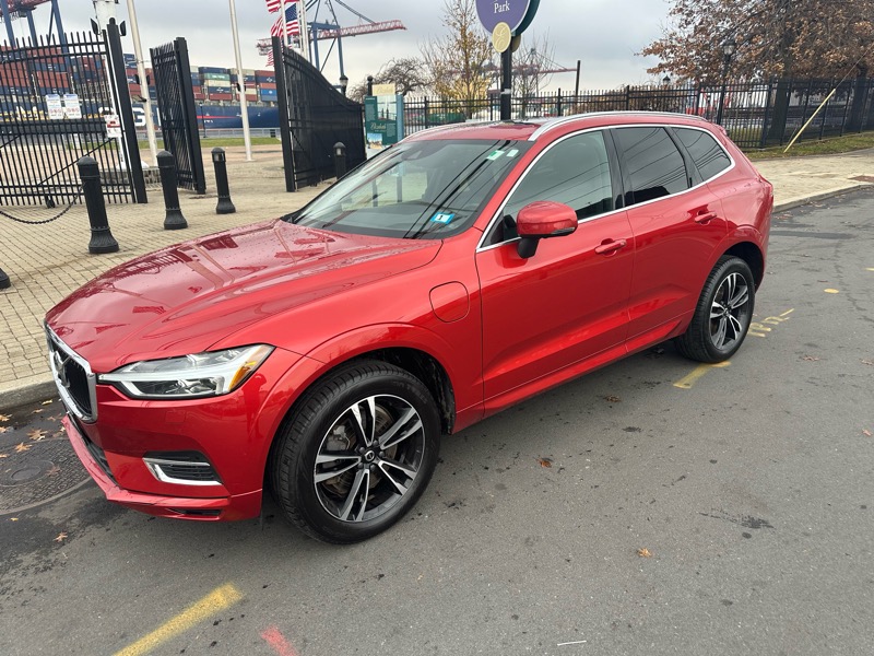 2020 Volvo XC60 T8 Momentum