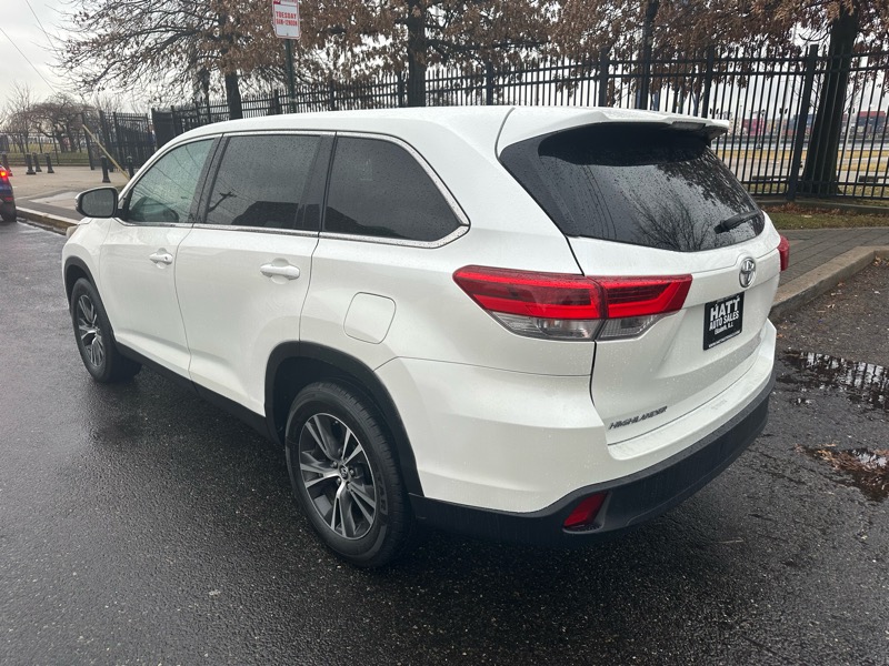Toyota Highlander LE 2019