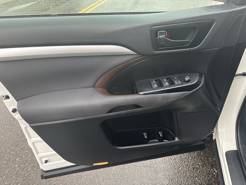 Toyota Highlander LE 2019